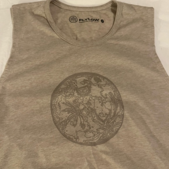 Flylow medium tank. - Picture 2 of 2